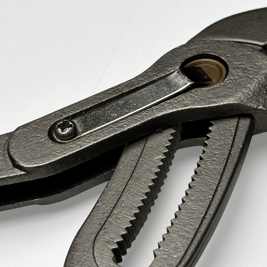 Plumbers Life Multi-Grip Water Pump Pliers